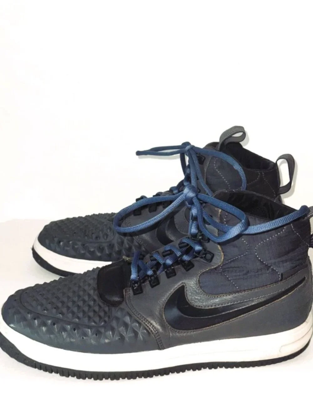 Nike Lunar Force 1 Duckboot, Dark Grey, Classic Air Force 1 profile, Size 10.5